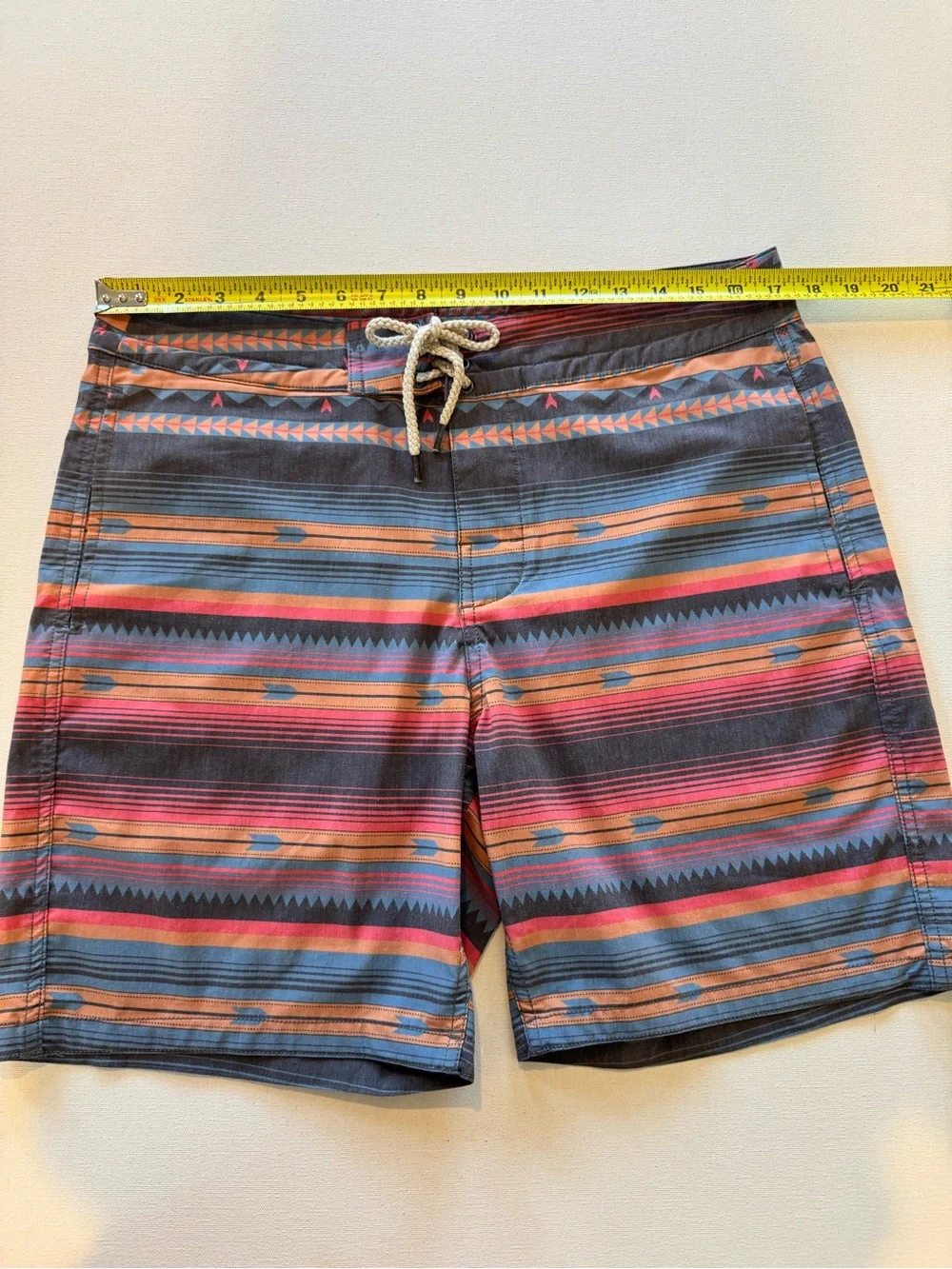 Faherty Board Shorts Men’s 32 Doug Good Feather South Western Swim Surf Pockets